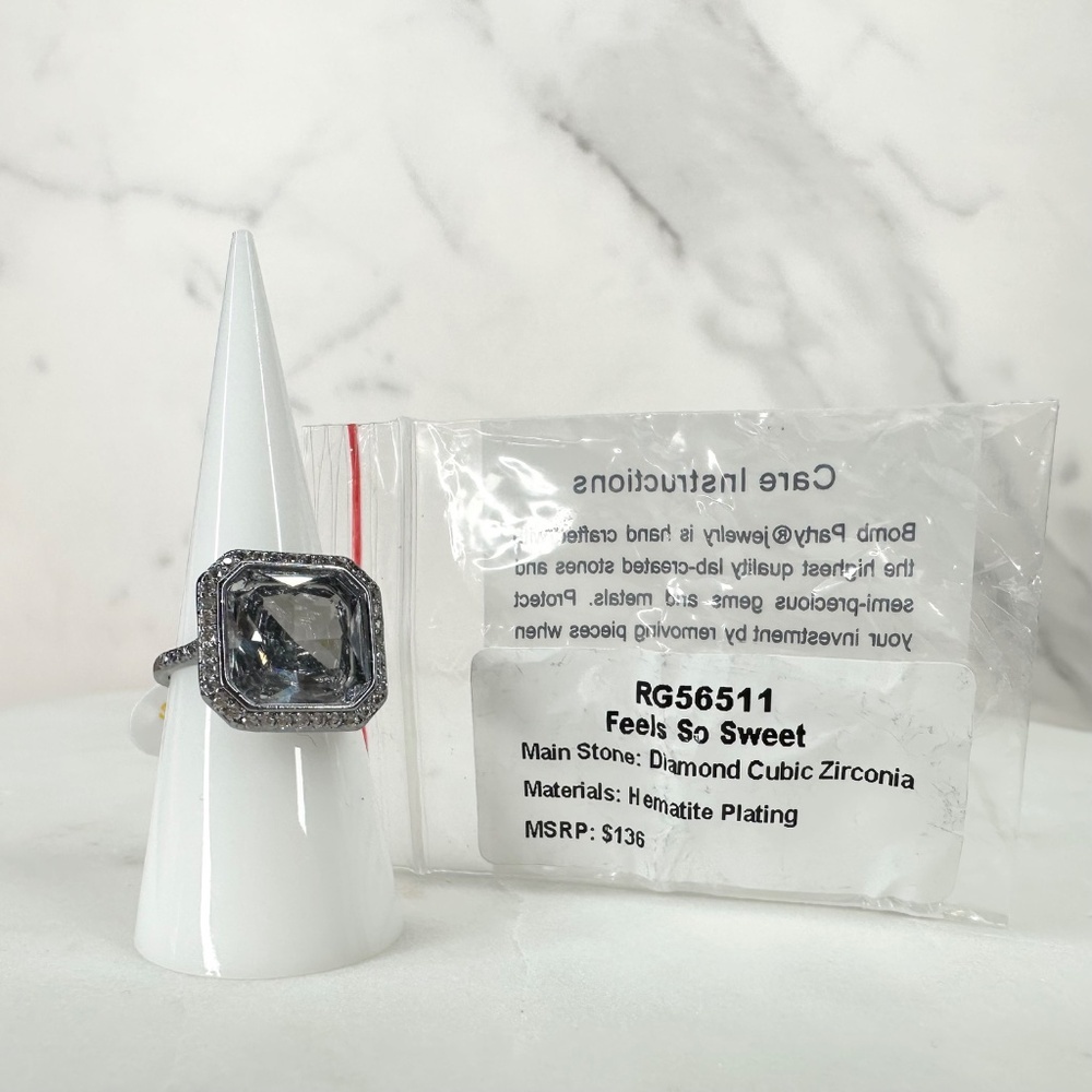 Bomb Party April Feels So Sweet Diamond Cubic Zirconia Ring RG56511 NWT Size 7 - Picture 4 of 4